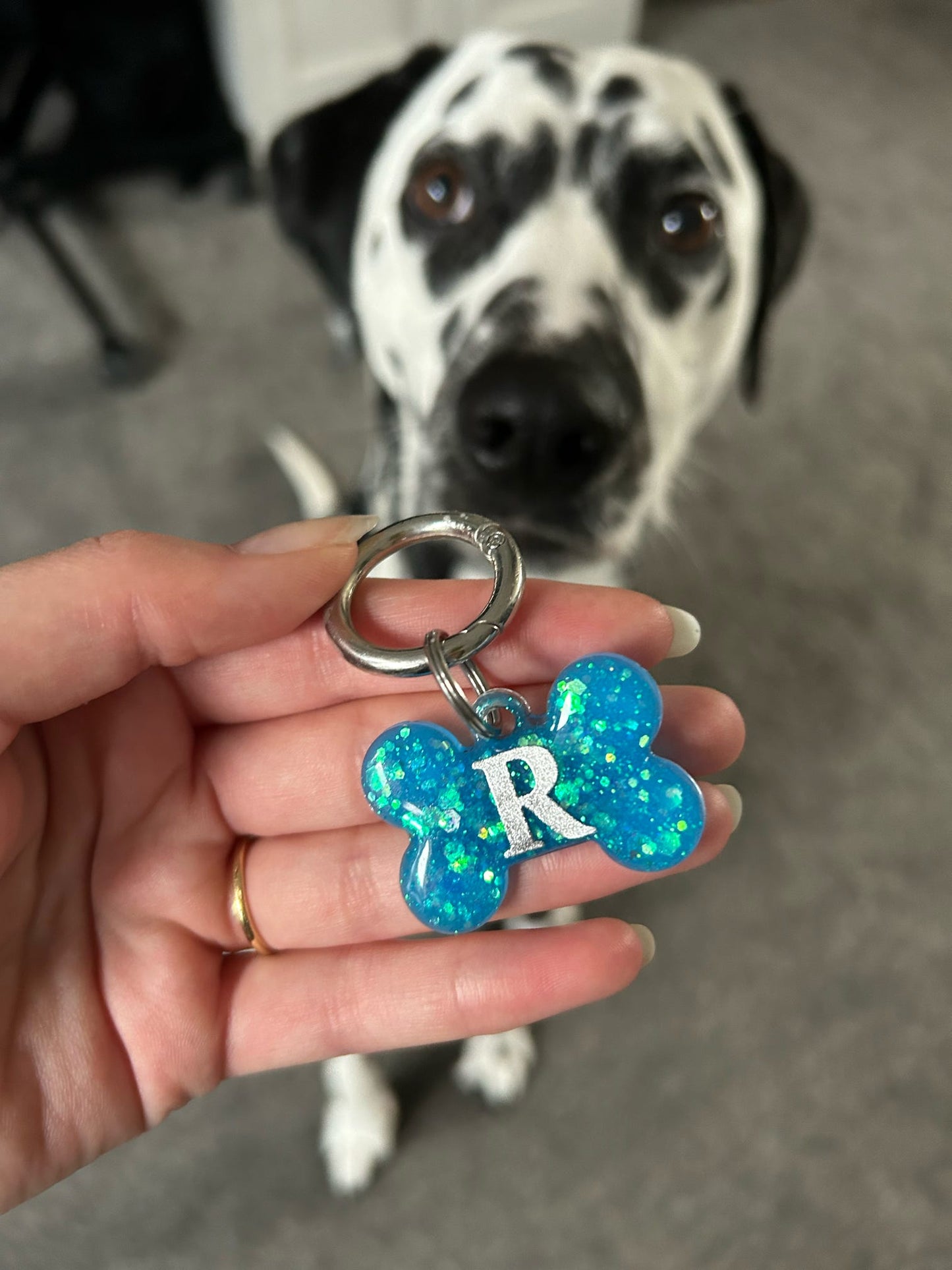 Glitter tags