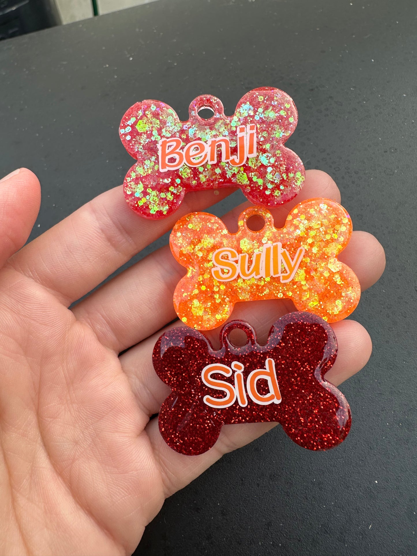 Glitter tags