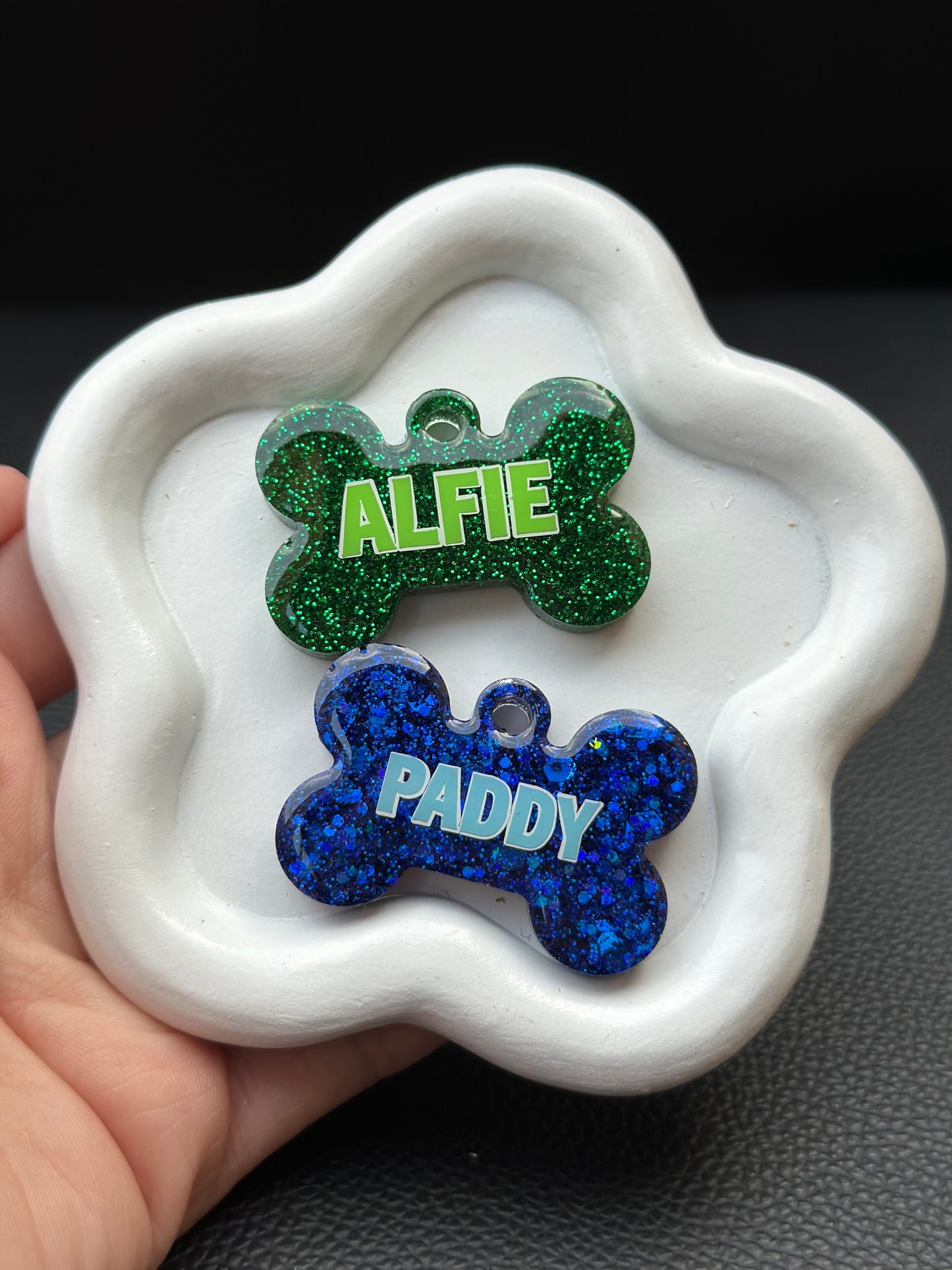 Glitter tags